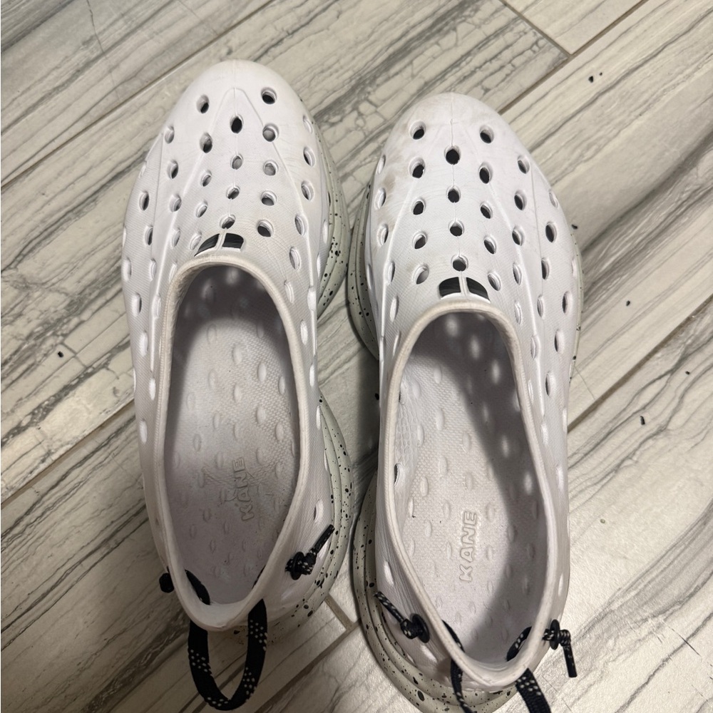 Kane white size 7